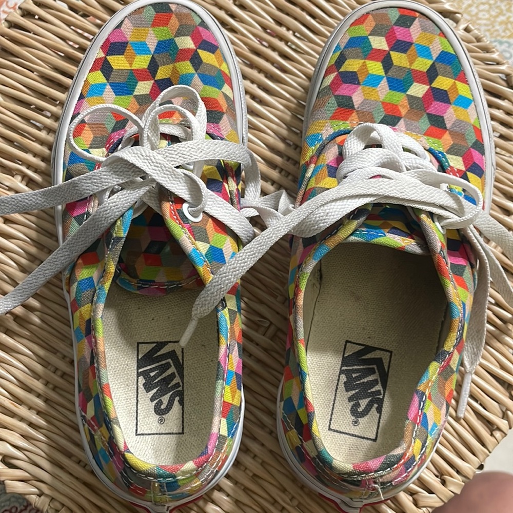 Vans Off the Wall Authentic Geometric Checkered Skate Sz 2 Kids Shoes 👩‍🎤